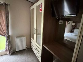 Devon Cliffs Holiday Park - Holiday Accommodation 21246 - Devon - 1187822 - thumbnail photo 4