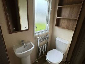 Devon Cliffs Holiday Park - Holiday Accommodation 21246 - Devon - 1187822 - thumbnail photo 5