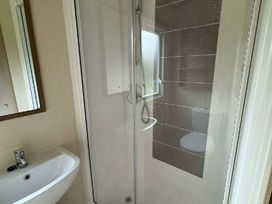 Devon Cliffs Holiday Park - Holiday Accommodation 21246 - Devon - 1187822 - thumbnail photo 8