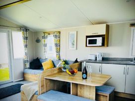 Harlyn Sands - Holiday Accommodation 21249 - Cornwall - 1187825 - thumbnail photo 1