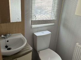 Quay West Holiday Park - Holiday Accommodation 21264 - Mid Wales - 1187827 - thumbnail photo 9