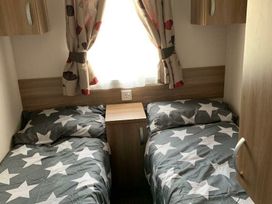 Devon Cliffs Holiday Park - Holiday Accommodation 21275 - Devon - 1187828 - thumbnail photo 3