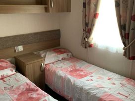 Devon Cliffs Holiday Park - Holiday Accommodation 21275 - Devon - 1187828 - thumbnail photo 4
