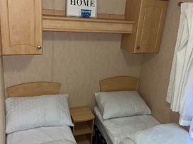 Trecco Bay - Holiday Accommodation 21285 - Somerset & Wiltshire - 1187833 - thumbnail photo 4