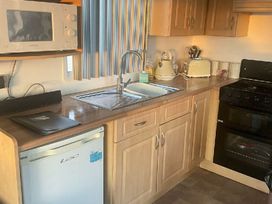 Trecco Bay - Holiday Accommodation 21285 - Somerset & Wiltshire - 1187833 - thumbnail photo 5
