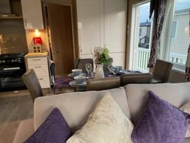 Marine Holiday Park - Holiday Accommodation 21289 - North Wales - 1187837 - thumbnail photo 2