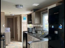 Devon Cliffs Holiday Park - Holiday Accommodation 21291 - Devon - 1187839 - thumbnail photo 2