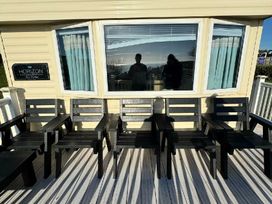 Devon Cliffs Holiday Park - Holiday Accommodation 21291 - Devon - 1187839 - thumbnail photo 8