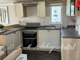 Flamingo Land Holiday Park - Holiday Accommodation 21294 - North Yorkshire (incl. Whitby) - 1187842 - thumbnail photo 3