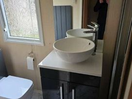 Hopton Holiday Village - Holiday Accommodation 21302 - Suffolk & Essex - 1187849 - thumbnail photo 7