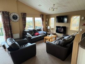 White Acres Holiday Park - Holiday Accommodation 21305 - Cornwall - 1187851 - thumbnail photo 2