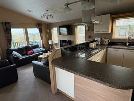 White Acres Holiday Park - Holiday Accommodation 21305 - Cornwall - 1187851 - thumbnail photo 3