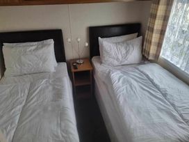 Golden Palm Resort - Holiday Accommodation 21310 - Lincolnshire - 1187853 - thumbnail photo 6