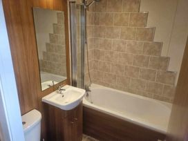Golden Palm Resort - Holiday Accommodation 21310 - Lincolnshire - 1187853 - thumbnail photo 8