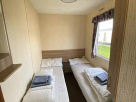 Golden Palm Resort - Holiday Accommodation 21311 - Lincolnshire - 1187854 - thumbnail photo 8