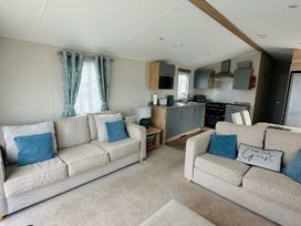 Lyons Robin Hood - Holiday Accommodation 21312 - North Wales - 1187855 - thumbnail photo 6