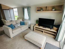 Lyons Robin Hood - Holiday Accommodation 21312 - North Wales - 1187855 - thumbnail photo 7