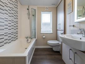 Hafan y Mor Haven - Holiday Accommodation 21313 - North Wales - 1187856 - thumbnail photo 17