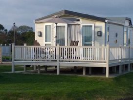 Golden Palm Resort - Holiday Accommodation 21314 - Lincolnshire - 1187857 - thumbnail photo 1