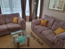 Golden Palm Resort - Holiday Accommodation 21314 - Lincolnshire - 1187857 - thumbnail photo 4