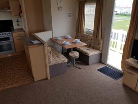 Golden Palm Resort - Holiday Accommodation 21321 - Lincolnshire - 1187863 - thumbnail photo 4