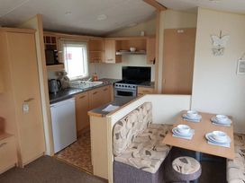 Golden Palm Resort - Holiday Accommodation 21321 - Lincolnshire - 1187863 - thumbnail photo 5