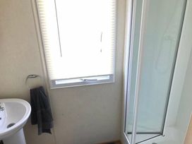 Golden Palm Resort - Holiday Accommodation 21321 - Lincolnshire - 1187863 - thumbnail photo 12