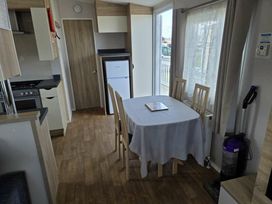 Golden Palm Resort - Holiday Accommodation 21322 - Lincolnshire - 1187864 - thumbnail photo 5