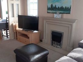 Golden Palm Resort - Holiday Accommodation 21323 - Lincolnshire - 1187865 - thumbnail photo 3