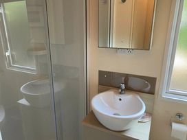 Kelling Heath Holiday Park - Holiday Accommodation 21324 - Norfolk - 1187866 - thumbnail photo 7