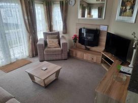 Golden Palm Resort - Holiday Accommodation 21326 - Lincolnshire - 1187867 - thumbnail photo 3