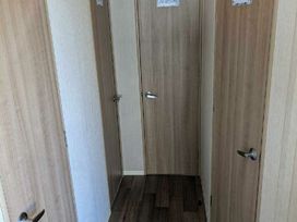 Lyons Robin Hood - Holiday Accommodation 21327 - North Wales - 1187868 - thumbnail photo 2