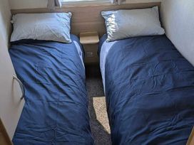 Lyons Robin Hood - Holiday Accommodation 21327 - North Wales - 1187868 - thumbnail photo 9
