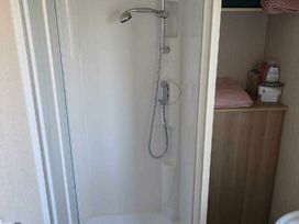Lyons Robin Hood - Holiday Accommodation 21327 - North Wales - 1187868 - thumbnail photo 13