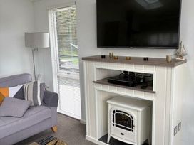 White Acres Holiday Park - Holiday Accommodation 21328 - Cornwall - 1187869 - thumbnail photo 2