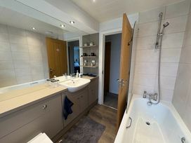 White Acres Holiday Park - Holiday Accommodation 21328 - Cornwall - 1187869 - thumbnail photo 8