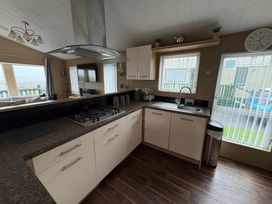 White Acres Holiday Park - Holiday Accommodation 21330 - Cornwall - 1187870 - thumbnail photo 2