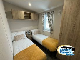 Golden Palm Resort - Holiday Accommodation 21336 - Lincolnshire - 1187874 - thumbnail photo 5