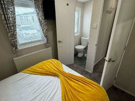 Golden Palm Resort - Holiday Accommodation 21336 - Lincolnshire - 1187874 - thumbnail photo 8