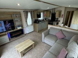 Golden Palm Resort - Holiday Accommodation 21338 - Lincolnshire - 1187875 - thumbnail photo 4
