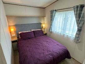 Golden Palm Resort - Holiday Accommodation 21338 - Lincolnshire - 1187875 - thumbnail photo 12