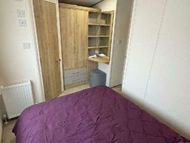 Golden Palm Resort - Holiday Accommodation 21338 - Lincolnshire - 1187875 - thumbnail photo 13