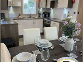 Golden Palm Resort - Holiday Accommodation 21339 - Lincolnshire - 1187876 - thumbnail photo 5