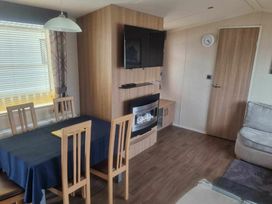 Golden Palm Resort - Holiday Accommodation 21341 - Lincolnshire - 1187877 - thumbnail photo 2