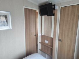 Golden Palm Resort - Holiday Accommodation 21341 - Lincolnshire - 1187877 - thumbnail photo 3