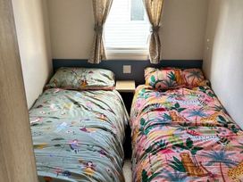 Kiln Park Holiday Park - Holiday Accommodation 21347 - South Wales - 1187882 - thumbnail photo 8