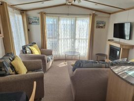 Golden Palm Resort - Holiday Accommodation 21357 - Lincolnshire - 1187891 - thumbnail photo 2