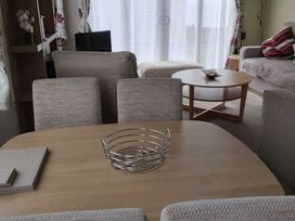Trecco Bay - Holiday Accommodation 2136 - Somerset & Wiltshire - 1187893 - thumbnail photo 7