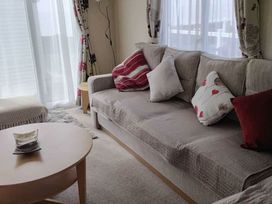 Trecco Bay - Holiday Accommodation 2136 - Somerset & Wiltshire - 1187893 - thumbnail photo 13