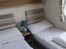 Trecco Bay - Holiday Accommodation 2136 - Somerset & Wiltshire - 1187893 - thumbnail photo 18